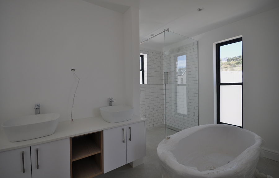 3 Bedroom Property for Sale in La Roche Western Cape